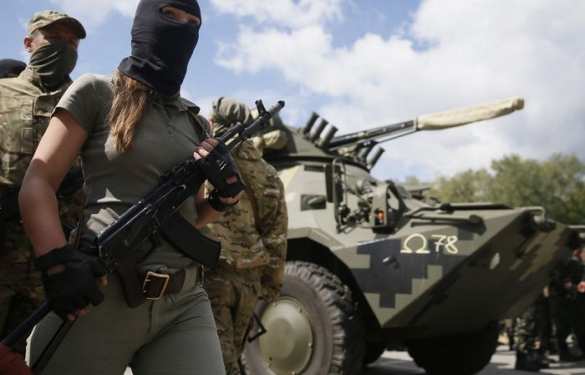 Киев перебрасывает бронетехнику к границе с Россией Киев перебрасывает бронетехнику к границе с Россией | Русская весна