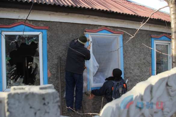 ВСУ обстреляли Ясиноватую, два дома повреждены | Русская весна