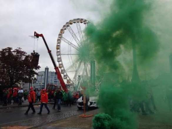 В Бельгии 100 тыс. человек протестуют из-за урезания социальной помощи (ФОТО) | Русская весна