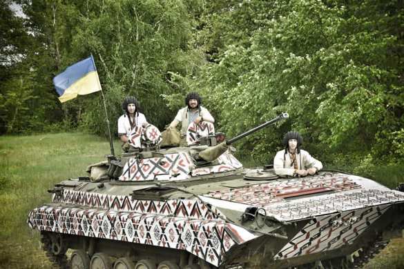 «ВСУшники» «надели вышиванку» на БМП (ФОТО, ВИДЕО) | Русская весна