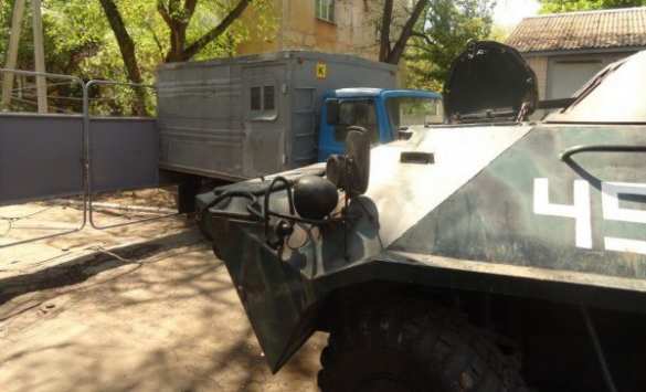 В Луганске бойцы Армии Юго-Востока взяли под контроль воинскую часть Минобороны | Русская весна