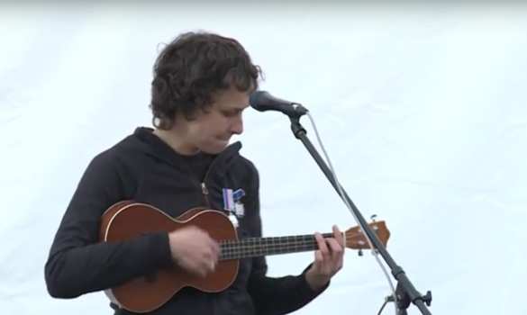 «Возвращайтесь целыми и невредимыми с победами», — Юлия Чичерина спела для российских военных на авиабазе Хмеймим в Сирии (ВИДЕО) | Русская весна