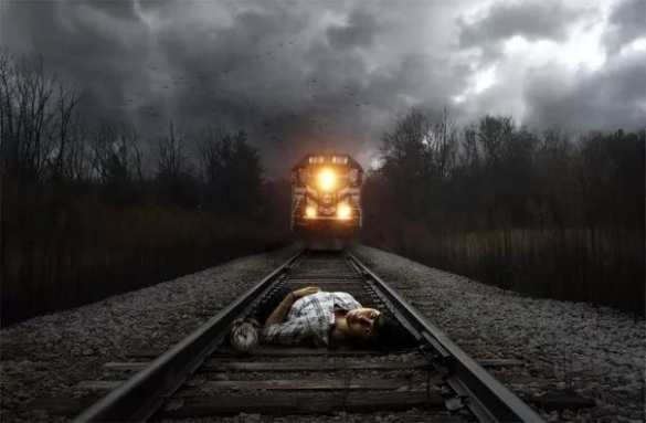 В Киевской области протестующие легли на рельсы (ВИДЕО) | Русская весна