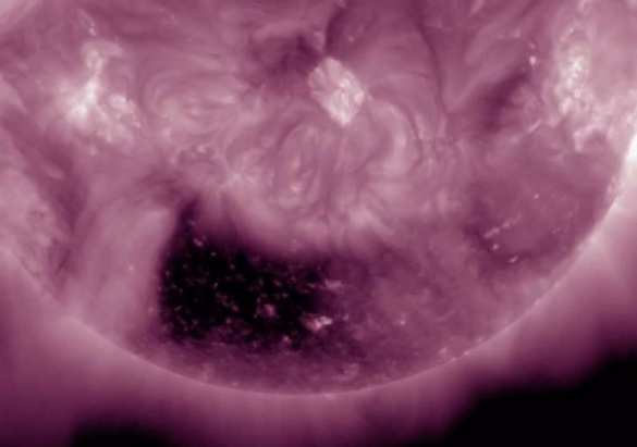 Видео гигантской корональной дыры на Солнце | Русская весна