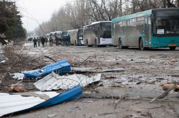 Спасатели МЧС ЛНР из-за обстрелов не смогли эвакуировать жителей Чернухино | Русская весна