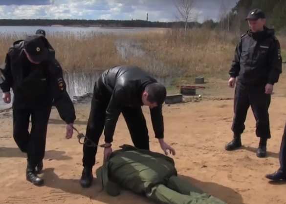 Несчастных закапывали живьём: задержана банда «чёрных риелторов» (ВИДЕО) | Русская весна