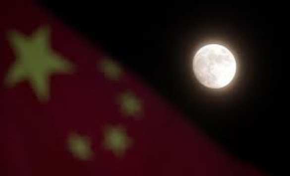 Китайский космический аппарат успешно вышел на окололунную орбиту | Русская весна