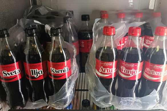 В Эстонии разгорелся скандал из-за бутылок Coca-Cola с русскими именами | Русская весна
