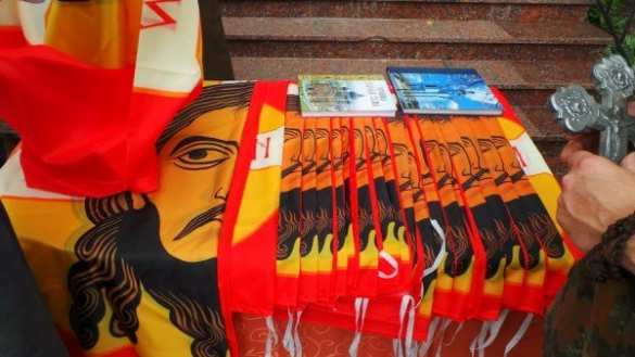 В Донецке освятили древнерусское Знамя с образом Нерукотворного Спаса для Армии Новороссии В Донецке освятили древнерусское Знамя с образом Нерукотворного Спаса для Армии Новороссии | Русская весна