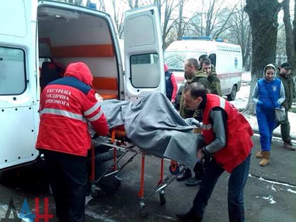 Раненых в боях у Дебальцевского котла ополченцев отправили на лечение в Ростов-на-Дону | Русская весна