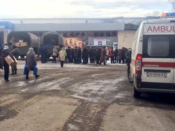 Жители полуразрушенного города Дебальцево выходят из подвалов (ВИДЕО) | Русская весна