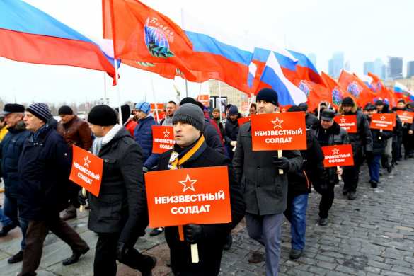 В гигантскую живую звезду выстроились члены «Боевого Братства», чтобы почтить память неизвестных солдат (ФОТО) | Русская весна