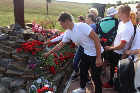 «Чтобы их смерть была не напрасной» — откуда на Донбассе свежие братские могилы (ФОТО) | Русская весна