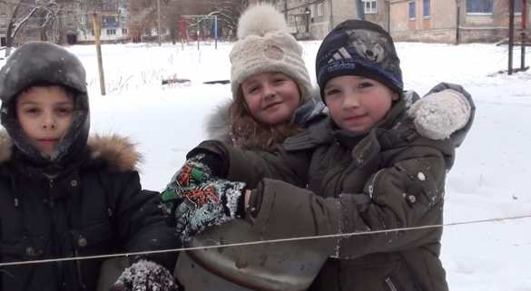 «Порошенко, с новым годом! Мы скоро станем Новороссией!», — дети Донбасса играют ракетами «Урагана» (видео) | Русская весна