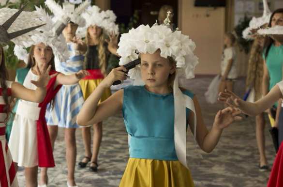 Девочка-Украины на показе мод в Москве симулировала самоубийство (фото, видео) | Русская весна