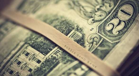 Курс доллара упал ниже 61 руб. впервые с июля | Русская весна