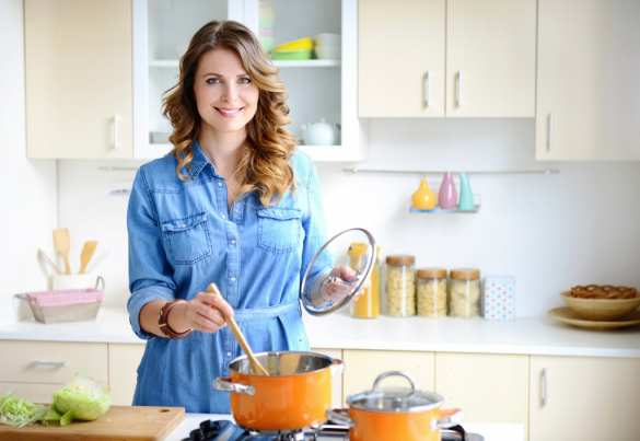 В Госдуму внесли законопроект о ежемесячных выплатах домохозяйкам | Русская весна