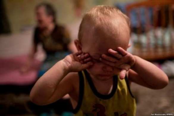 «Мы живем в подвалах, чтобы уцелеть», — жители поселка под Горловкой (ВИДЕО) | Русская весна