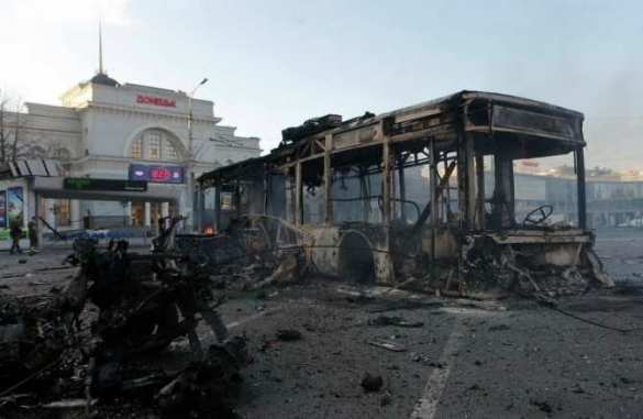 Донецк в огне: разрушенные дома, женские слезы и жизнь в подвалах (видео) | Русская весна