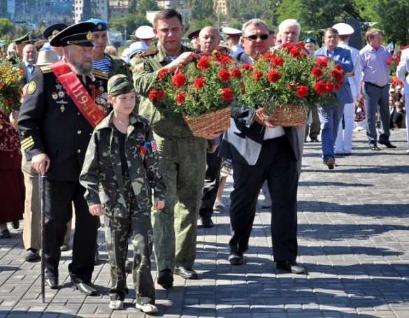 В Донецке прошла панихида по погибшим от обстрелов ВСУ мирным жителям (ФОТО) | Русская весна