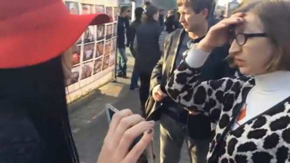 Эксперимент в Донецке: к мирным дончанам и ополченцам обращаются на украинском (ВИДЕО) | Русская весна