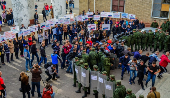 Жители ДНР разоружили иностранную миссию и выдворили за пределы Республики — учения в Донецке (ФОТОРЕПОРТАЖ) | Русская весна