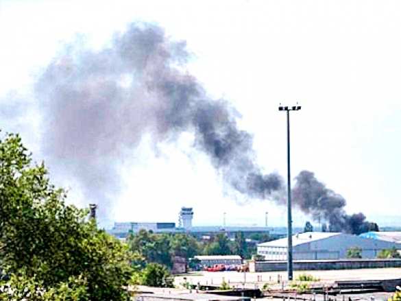 Молния: Армия Стрелкова приступила к ликвидации карателей в Донецком аэропорту (видео) Молния: Армия Стрелкова приступила к ликвидации карателей в Донецком аэропорту (видео) | Русская весна