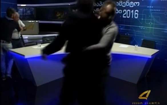 Политики подрались в эфире грузинского ток-шоу (ВИДЕО) | Русская весна