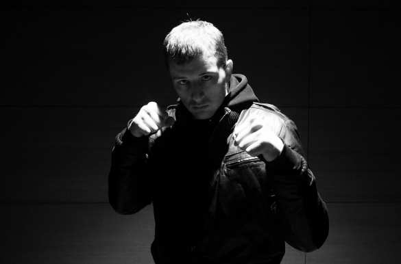 Чёрный пояс не помог: В Киеве отец школьника избил физрука и грозил отрезать ему руку (ВИДЕО) | Русская весна