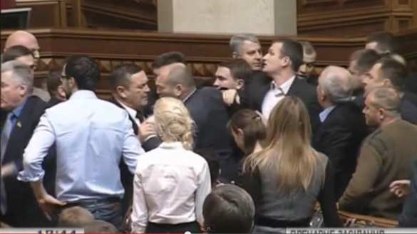 Рада: заседание сорвано потасовкой гомосексуалистов и фашистов (видео) | Русская весна