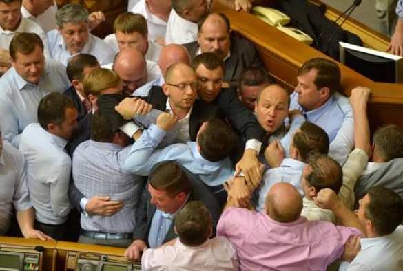 Партия Порошенко будет просить «Оппозиционный блок» голосовать за децентрализацию | Русская весна