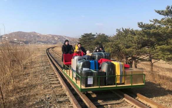 В МИД прокомментировали возвращение дипломатов в Россию на дрезине  | Русская весна