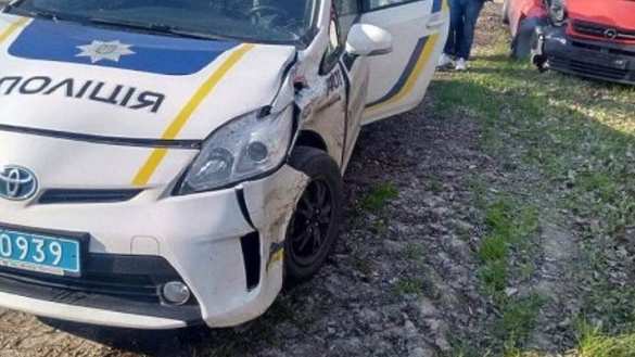 Во Львовской области выехавшее на ДТП авто полиции попало в аварию | Русская весна