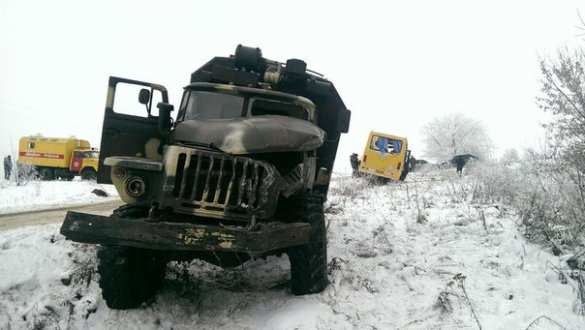 Под Мариуполем перевернулся автомобиль с украинскими военными, трое погибли | Русская весна