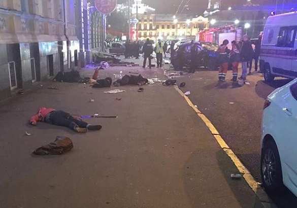 Внедорожник въехал в толпу людей в Харькове, есть погибшие (+ФОТО, ВИДЕО 18+) | Русская весна