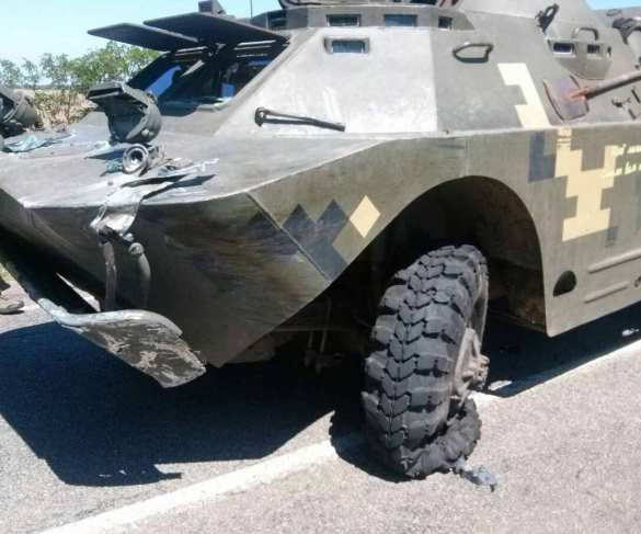 БРДМ ВСУ столкнулась с автомобилем под Херсоном, есть жертвы (ФОТО) | Русская весна