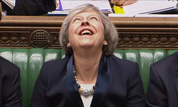 Речь премьер-министра Британии встретили громким смехом в парламенте (ВИДЕО) | Русская весна
