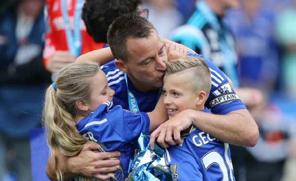 «Бродящие по Москве медведи» не дали перейти в «Спартак» легенде британского футбола | Русская весна