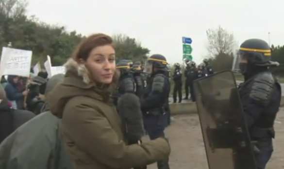 Беспорядки в парижском лагере беженцев: полиция блокирует выходы (ВИДЕО) | Русская весна