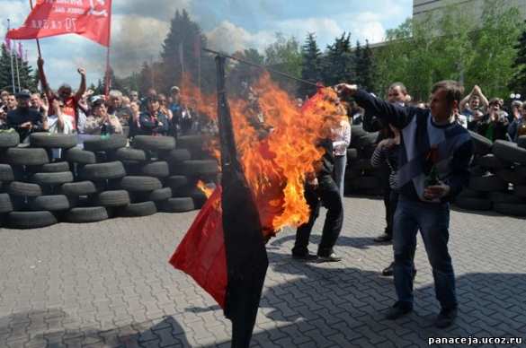 Шахтеры Енакиева захватили завод Рината Ахметова и сожгли флаг «Правого сектора» (видео) | Русская весна