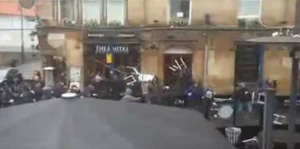 В английском Манчестере футбольные фанаты устроили массовую драку (ВИДЕО) | Русская весна