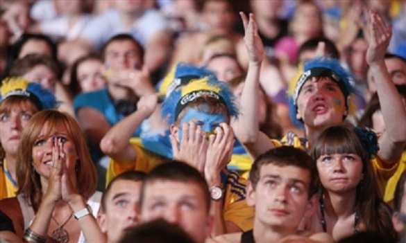 Украинские фанаты стали ярыми поклонниками турецкого «Фенербахче» | Русская весна