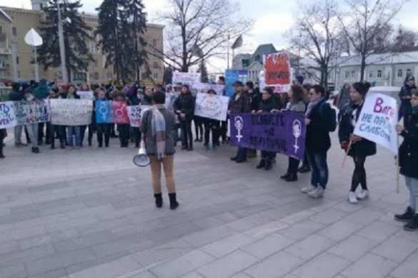 В Харькове радикалы пытались напасть на феминисток (ФОТО, ВИДЕО) | Русская весна