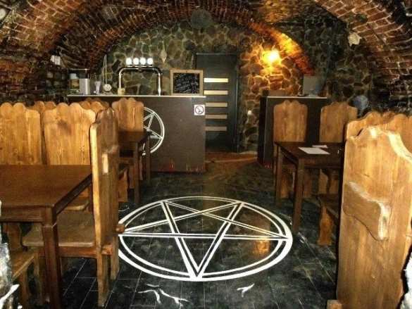 Во Львове открыли «филиал ада» и ресторан для гомосексуалистов (ФОТО) | Русская весна