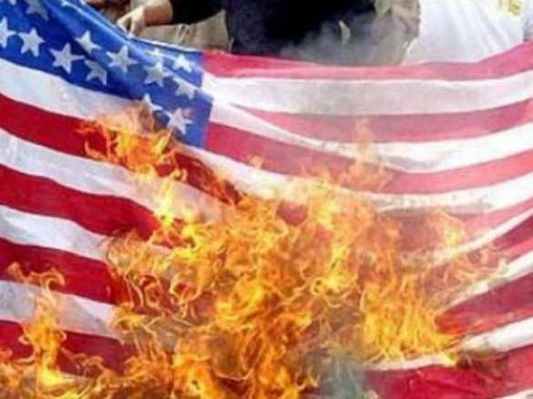 Трамп предложил лишать гражданства за сожжение флага США  | Русская весна