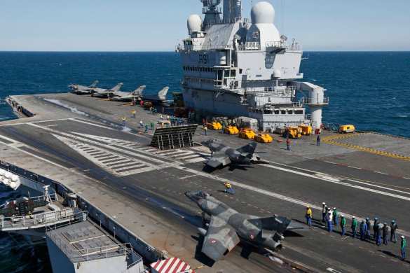 Число заразившихся коронавирусом моряков французского авианосца перевалило за тысячу | Русская весна