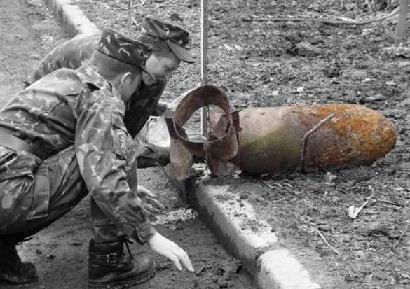 Трое украинских военных погибли, подорвавшись на фугасе | Русская весна