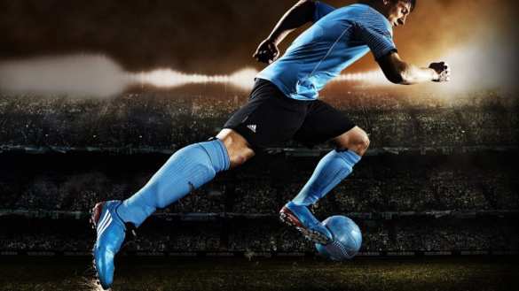 Украинский футболист лягнул чернокожего соперника и напал на судью (ВИДЕО) | Русская весна