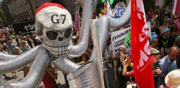 В Мюнхене многотысячная толпа протестует против саммита G7 (ФОТО) | Русская весна