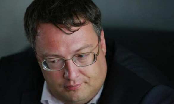 Подробности скандала: «Миротворец» публикует личные данные журналистов мировых СМИ | Русская весна